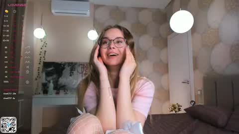 Snapshot of ethalhatchell chatting on 03/11/25, 07:58 Elsa online show from 03/11/25, 07:58