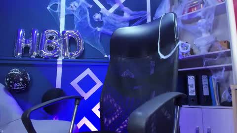 Etham online show from 10/30/25, 12:17