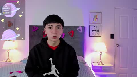 Snapshot of ethan_and_ava chatting on 02/19/25, 01:39 ethan and ava online show from 02/19/25, 01:39