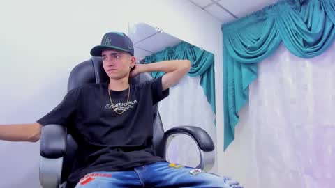 Ethan online show from 12/21/24, 07:49