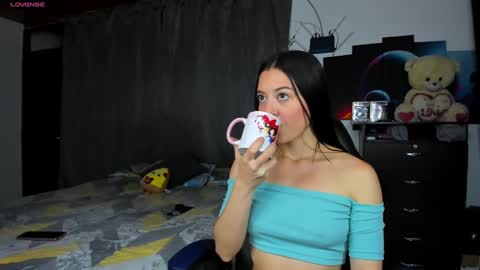 Snapshot of ethan_chloee chatting on 02/17/25, 03:15 Chloe Ethan online show from 02/17/25, 03:15