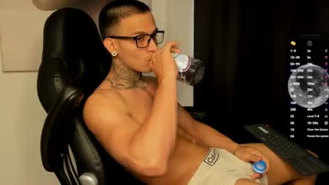Ethan - Independent model online show from 06/15/26, 08:22