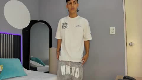 E T H A N  online show from 01/17/26, 07:39