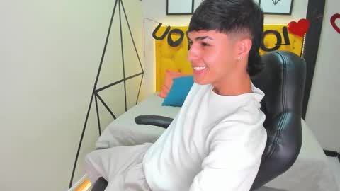 E T H A N  online show from 02/16/26, 07:32