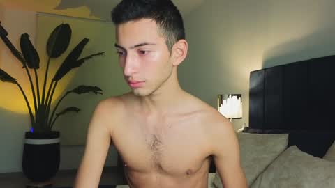 Snapshot of ethan_skiny_ chatting on 12/27/24, 05:52 Joan online show from 12/27/24, 05:52