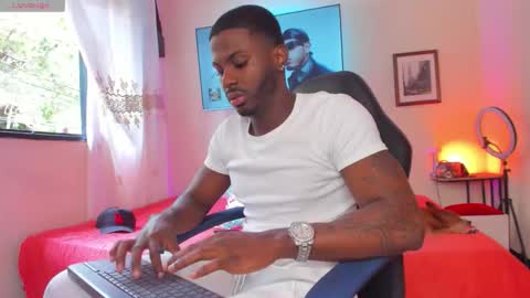 ethan travis online show from 12/22/25, 08:28