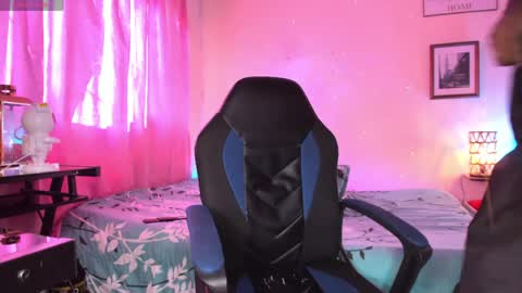 ethan travis online show from 04/12/26, 09:31