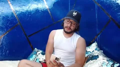 ethan w7 online show from 10/05/25, 01:04