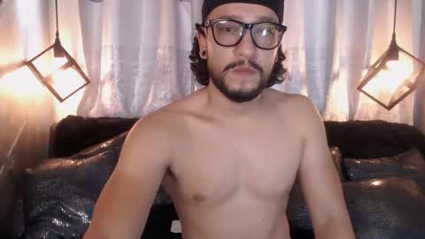 ethan w7 online show from 10/11/25, 06:17