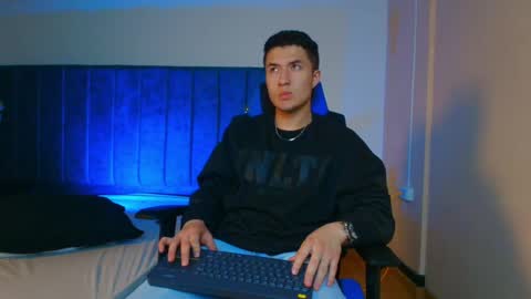 ethanconnor_ online show from 10/04/25, 12:25