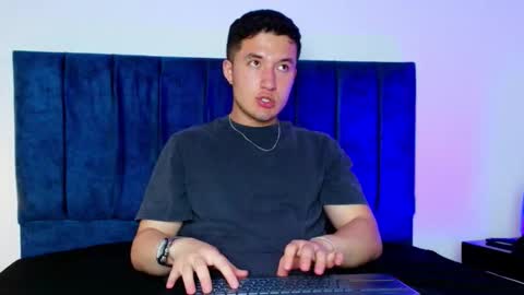 ethanconnor_ online show from 12/04/25, 09:01