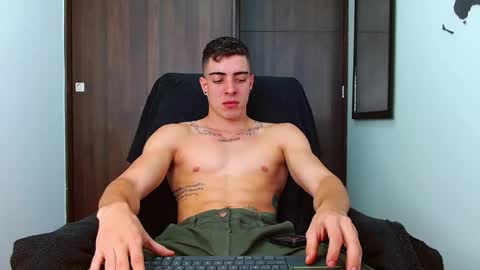 ethangreey1 online show from 02/15/25, 04:01