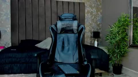 ethanlowell online show from 10/12/25, 05:06