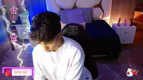 ette online show from 12/15/25, 03:22