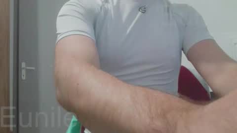 eunile online show from 11/17/25, 08:25