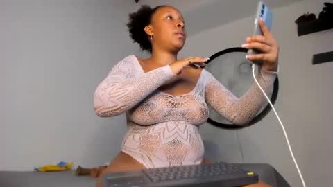 euphoria_06 online show from 04/22/26, 03:53