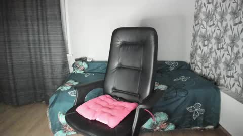 Eva online show from 03/05/25, 06:23