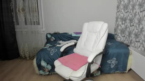 Eva online show from 11/14/25, 09:46