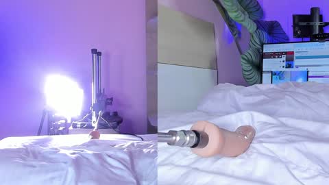 Snapshot of eva_blondee chatting on 01/21/25, 03:43 Eva online show from 01/21/25, 03:43