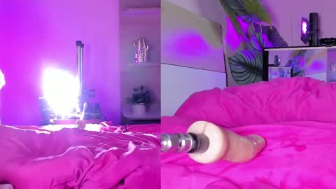 Snapshot of eva_blondee chatting on 02/13/25, 05:11 Eva online show from 02/13/25, 05:11