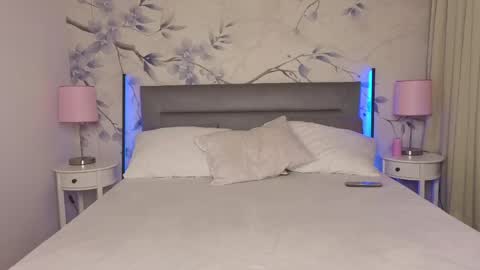 Eva online show from 04/11/26, 12:42