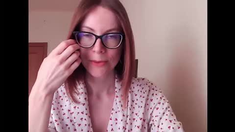 Snapshot of eva_cutesmile chatting on 09/22/25, 12:51 Eva online show from 09/22/25, 12:51