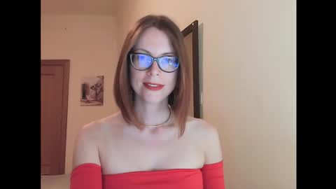 Snapshot of eva_cutesmile chatting on 09/29/25, 08:02 Eva online show from 09/29/25, 08:02