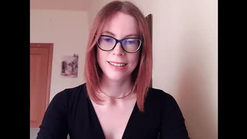 Snapshot of eva_cutesmile chatting on 10/14/25, 01:23 Eva online show from 10/14/25, 01:23