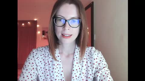 Snapshot of eva_cutesmile chatting on 10/16/25, 07:48 Eva online show from 10/16/25, 07:48