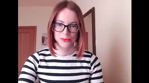 Snapshot of eva_cutesmile chatting on 10/23/25, 01:43 Eva online show from 10/23/25, 01:43