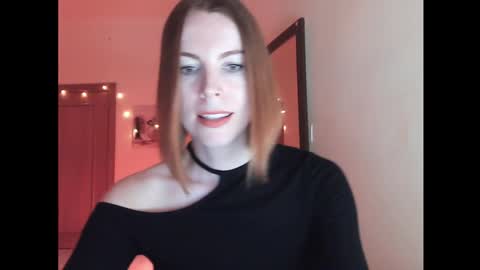 Snapshot of eva_cutesmile chatting on 10/29/25, 09:38 Eva online show from 10/29/25, 09:38