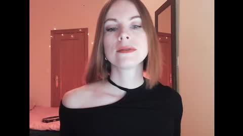 Snapshot of eva_cutesmile chatting on 11/17/25, 09:09 Eva online show from 11/17/25, 09:09