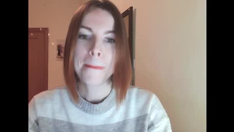 Snapshot of eva_cutesmile chatting on 12/15/25, 07:07 Eva online show from 12/15/25, 07:07