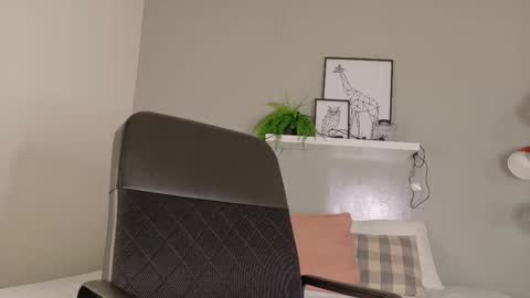 EVA DAEMON  online show from 12/15/25, 11:36