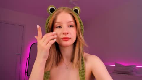 Snapshot of eva_davi chatting on 02/27/25, 05:13 Eva Davis online show from 02/27/25, 05:13