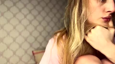 Evvie online show from 03/29/26, 02:39