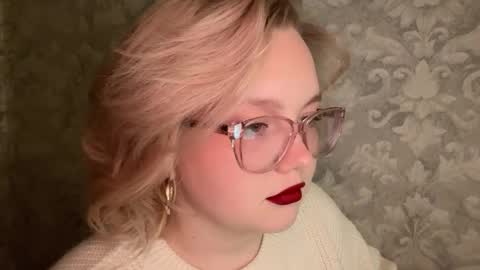 eva_kittenn online show from 09/17/25, 10:33