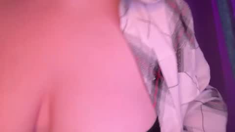 eva_kittenn online show from 12/21/25, 10:00