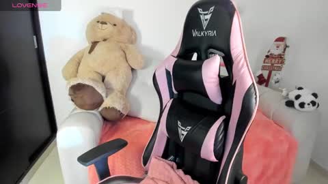 Eva   online show from 12/06/24, 03:41