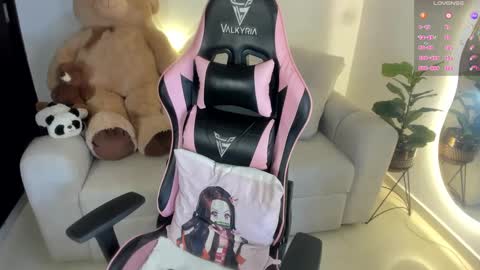 Eva   online show from 03/11/25, 11:04