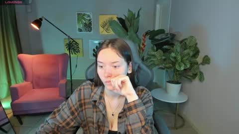 Snapshot of eva_leeee chatting on 06/29/26, 05:03 Eva online show from 06/29/26, 05:03