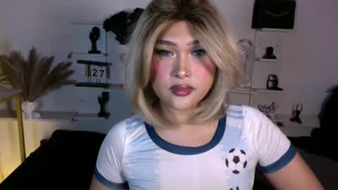 Snapshot of eva_mazikeen69 chatting on 04/27/26, 09:35 Queen Eva Mazikeen online show from 04/27/26, 09:35