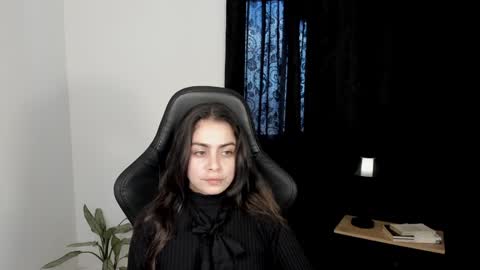 eva_monn online show from 01/06/25, 09:00