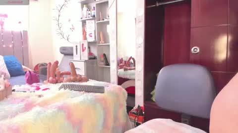 Eva Notty  online show from 12/22/25, 02:36