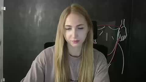 Eva online show from 10/10/25, 12:15