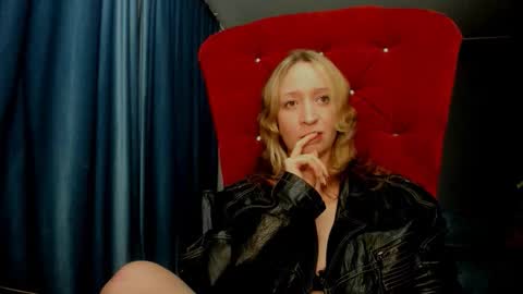 Ice Goddess online show from 10/10/25, 09:36