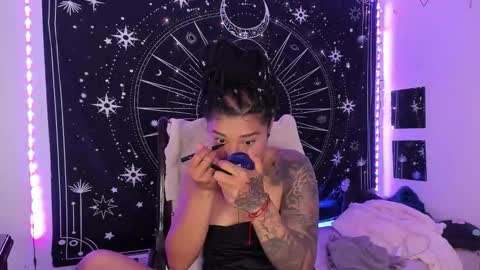 Eva  online show from 11/25/25, 07:19