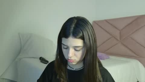 Snapshot of eva_sin18 chatting on 05/16/26, 12:18 Eva Sin online show from 05/16/26, 12:18