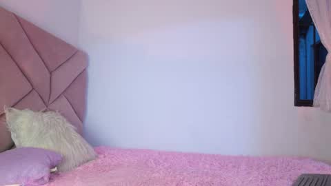 Snapshot of eva_sin18 chatting on 05/27/26, 11:24 Eva Sin online show from 05/27/26, 11:24