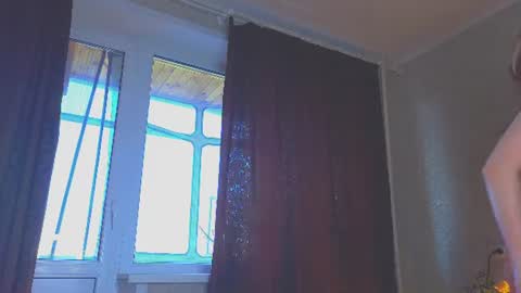 Snapshot of eva_sinn chatting on 06/18/26, 04:00 Hi there i am Eva and i wish create a nice community with you so join my Ticket Show for more pleasure online show from 06/18/26, 04:00